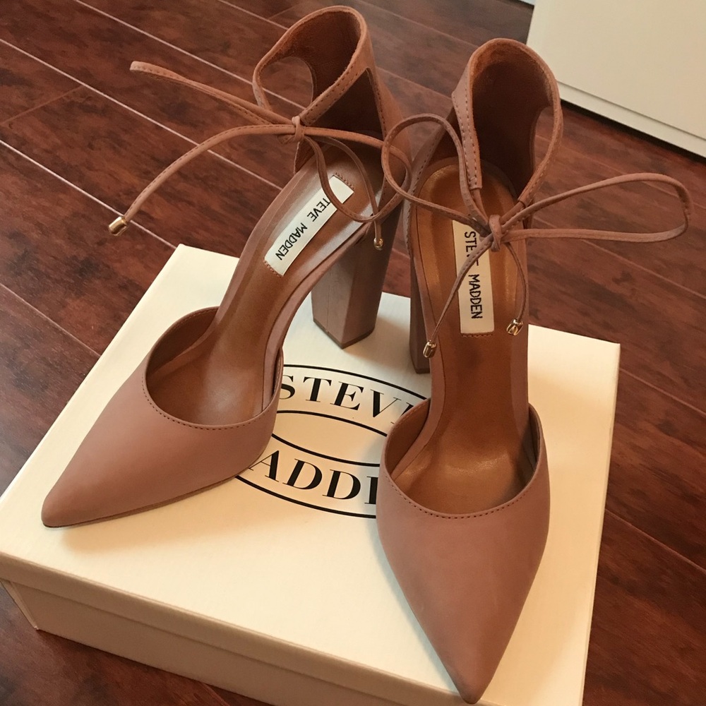 Steve Madden Tan Heels
